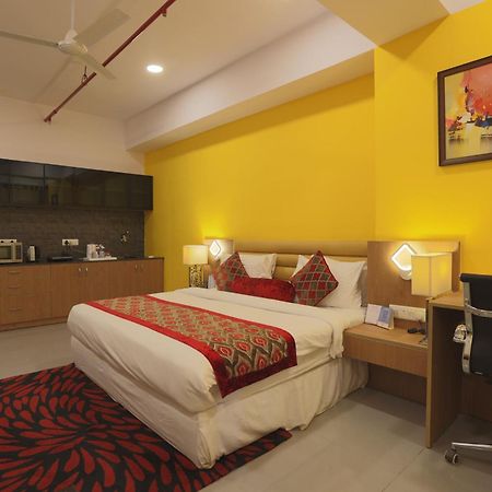 Hotel Downtown Gandhinagar Eksteriør bilde