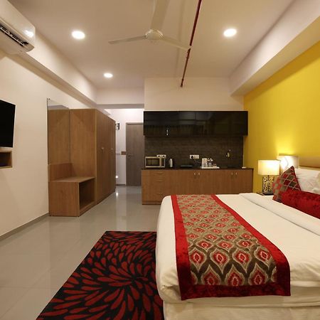 Hotel Downtown Gandhinagar Eksteriør bilde