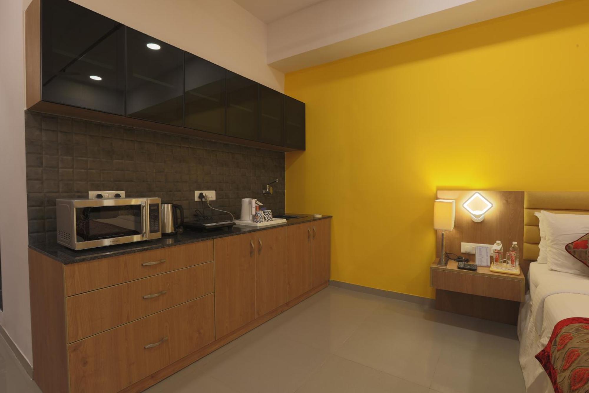 Hotel Downtown Gandhinagar Eksteriør bilde