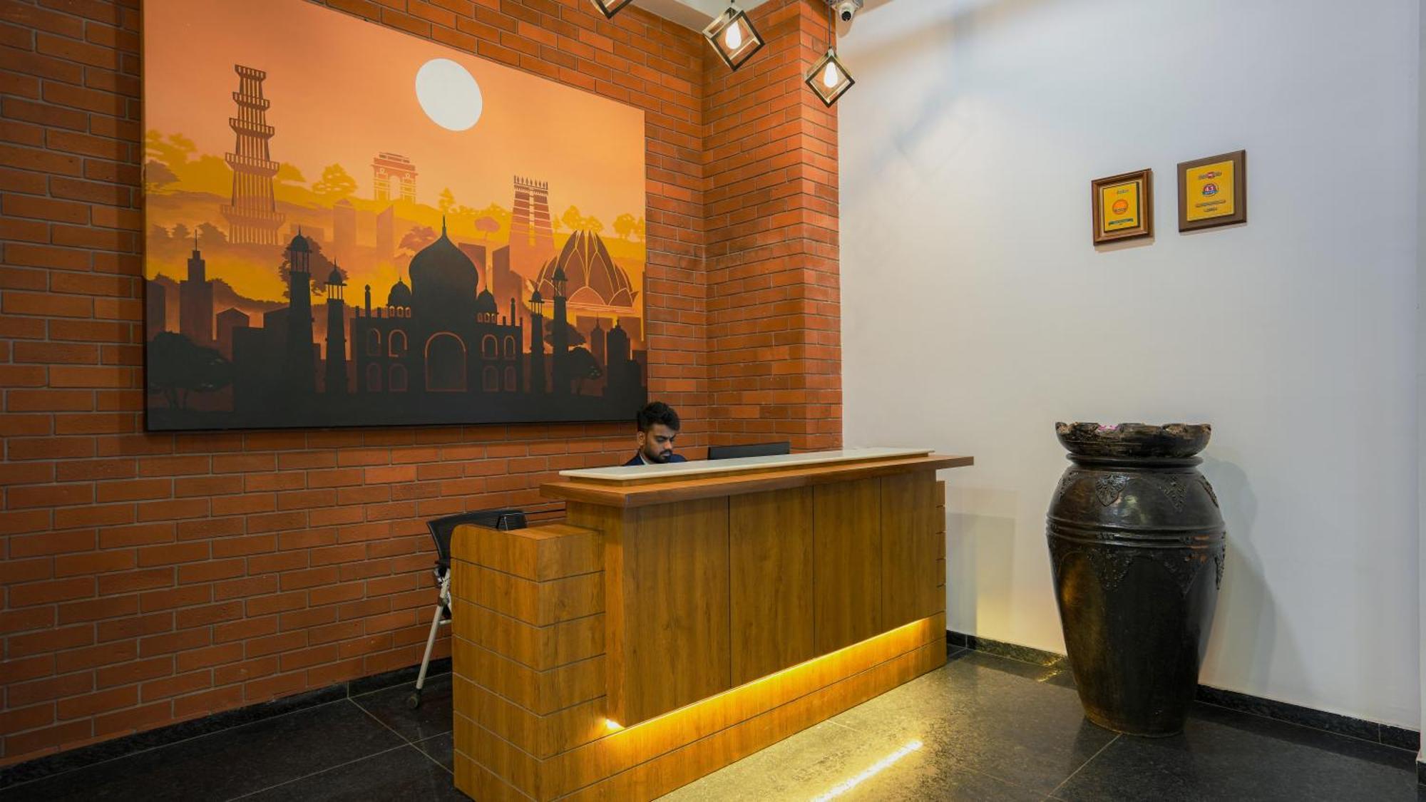 Hotel Downtown Gandhinagar Eksteriør bilde
