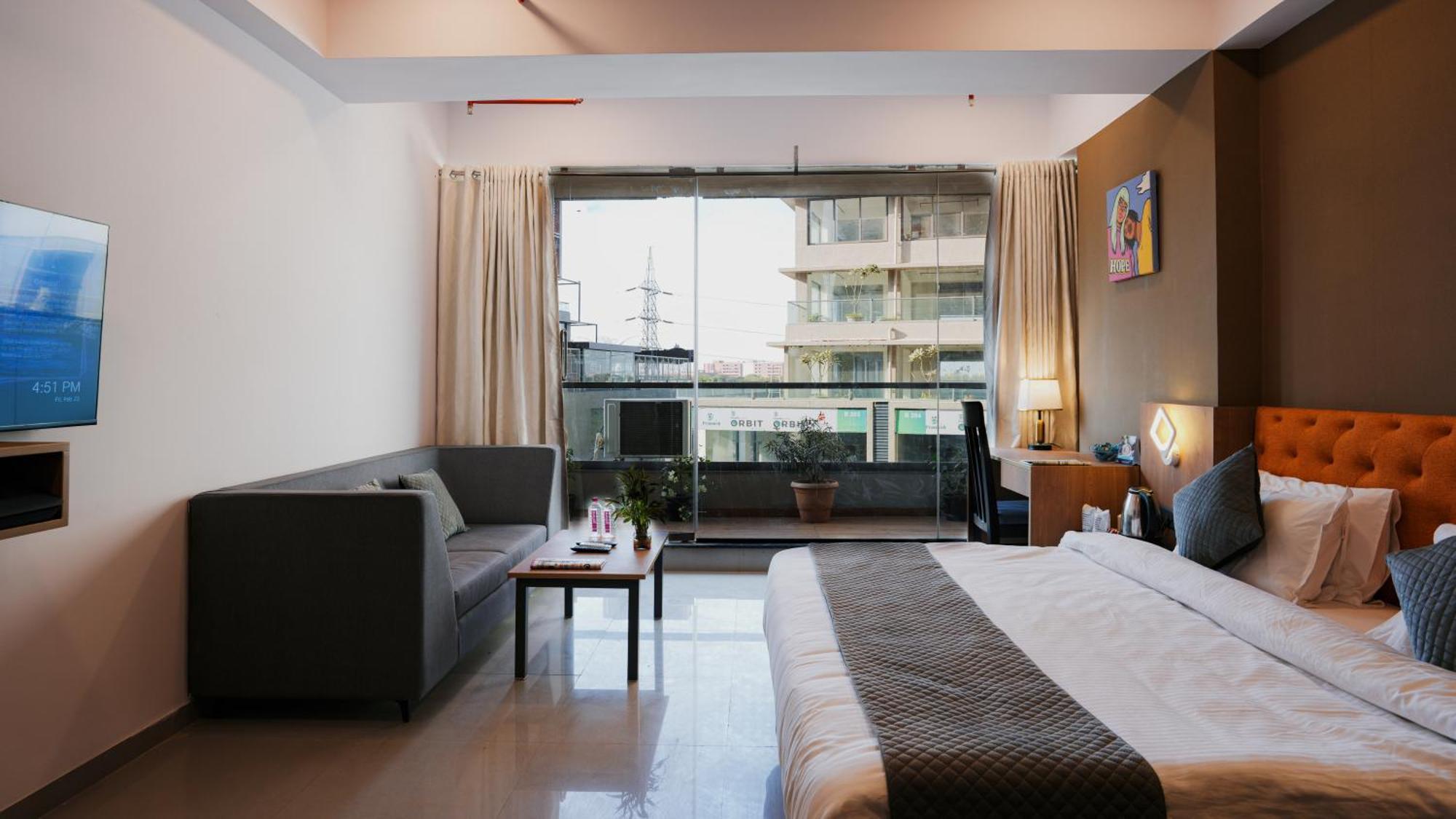 Hotel Downtown Gandhinagar Eksteriør bilde