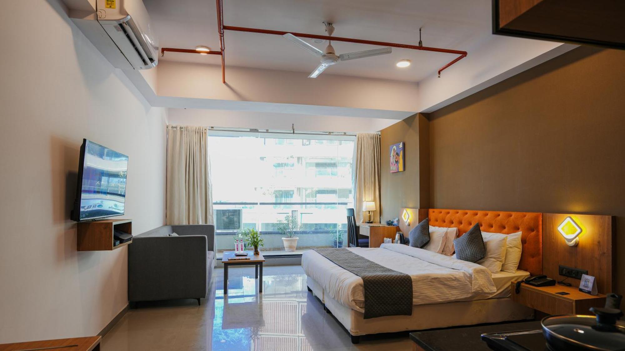 Hotel Downtown Gandhinagar Eksteriør bilde