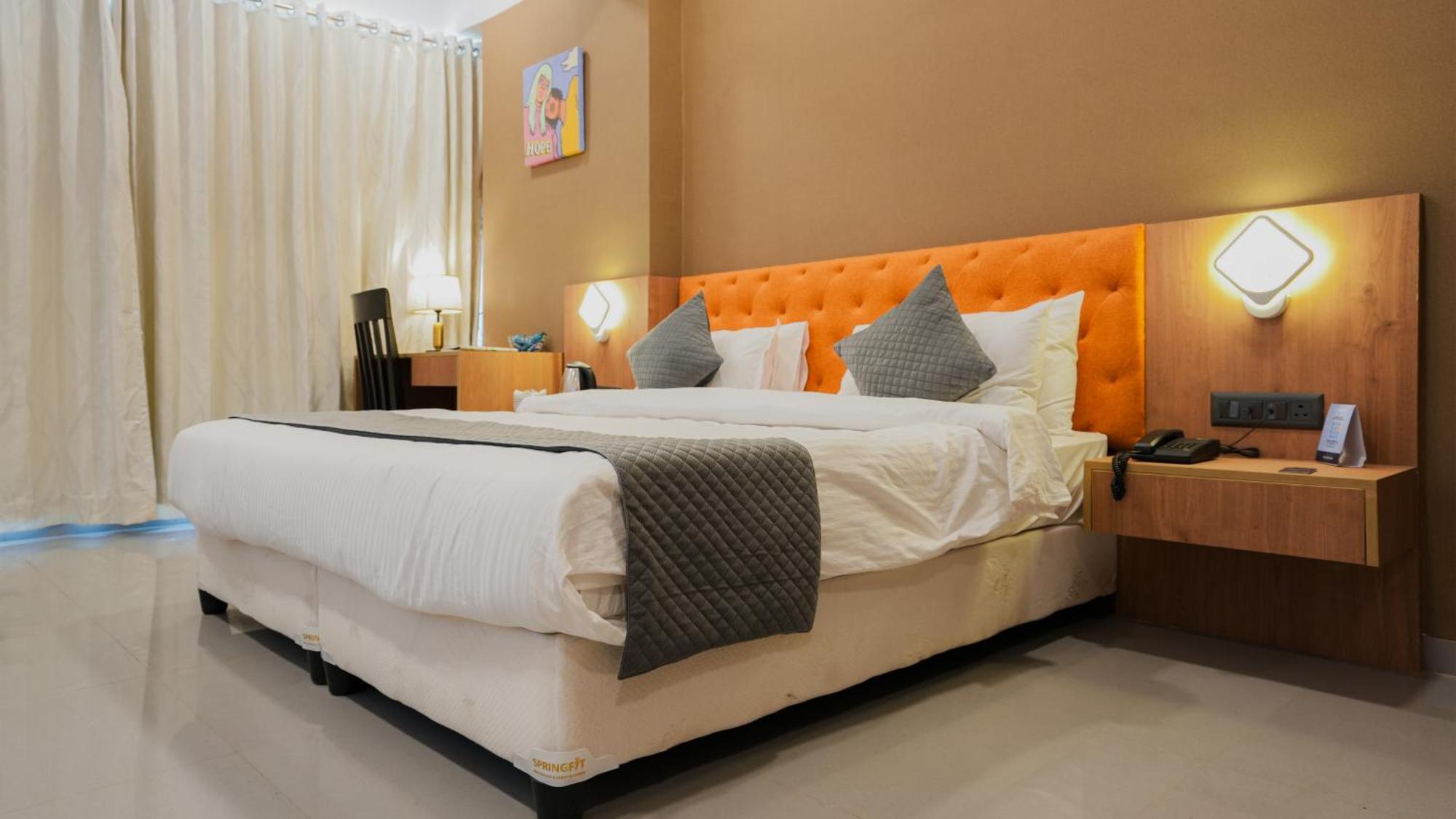 Hotel Downtown Gandhinagar Eksteriør bilde