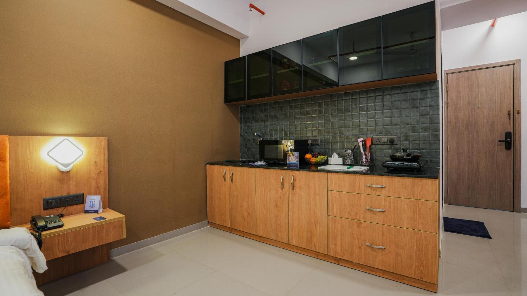 Hotel Downtown Gandhinagar Eksteriør bilde